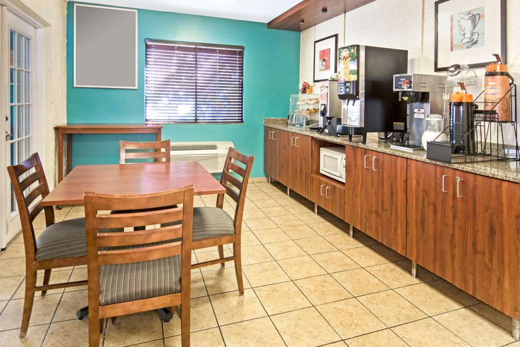 Rodeway Inn Austin Restoran gambar